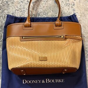 NWOT Dooney & Bourke Beacon Zip Tote Bag with Dust Bag